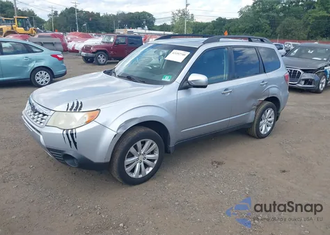 2012 Subaru Forester 2.5X Premium z USA, uszkodzony, nr VIN JF2SHADC9CH443105